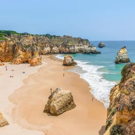 Private Bedroom, Shower Room And Balcony, In Apartment Shared With Hosts At Vila Marachique Alvor
