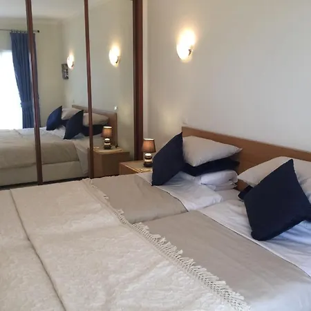 Private Bedroom, Shower Room And Balcony, In Apartment Shared With Hosts At Vila Marachique Alvor