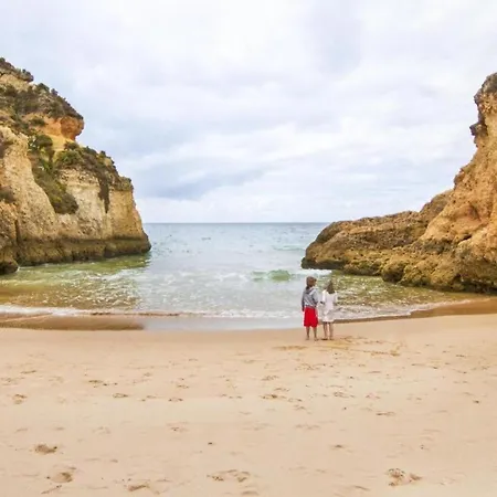 Bed and Breakfast Private Bedroom, Shower Room And Balcony, In Apartment Shared With Hosts At Vila Marachique Alvor